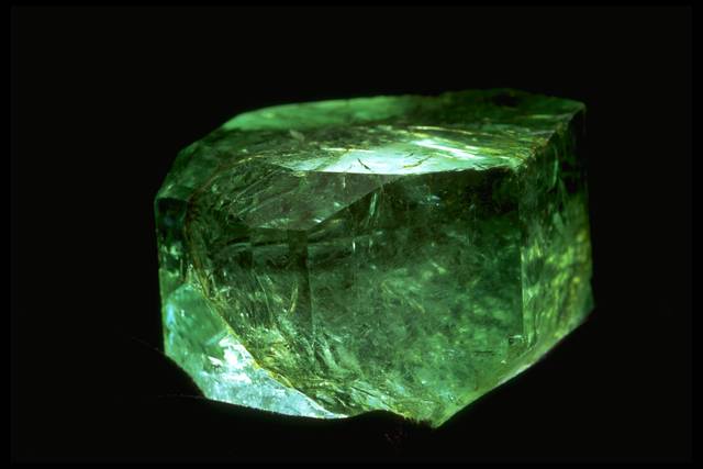 Mens Emerald Ring Guide 2025: Authenticity, Care, Style